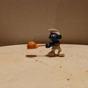 Smurfs Bread Baker Smurf Baking a Loaf 20113 Rare Vintage Display Toy Figurine